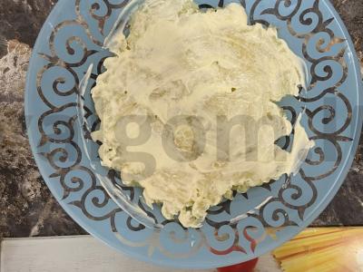 Salotas „Mimoza“ iš keptos žuvies Žingsnis 4