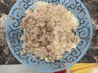 Salotas „Mimoza“ iš keptos žuvies Žingsnis 5