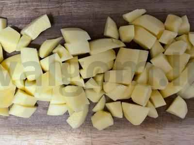 Sriuba su meatballs ir petražolėmis pietums Žingsnis 1