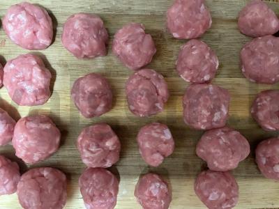 Sriuba su meatballs ir petražolėmis pietums Žingsnis 4