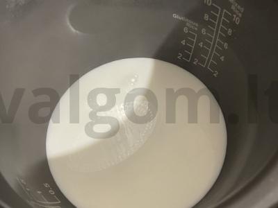 Pieninė ryžių košė su džiovintais slyvomis Žingsnis 1