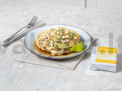 Kepta kopūstai azijietiškame padaže pagrindine nuotrauka