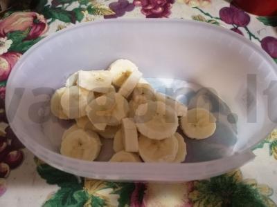 Veganiškas braškių ledai Žingsnis 1