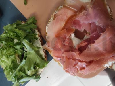 Bagelis su lašiša ir tunu Žingsnis 1