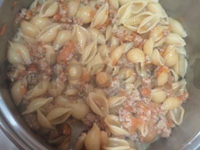 Kiaukutės, troškintos pomidorų padaže su kalakutienos faršu pagrindine nuotrauka