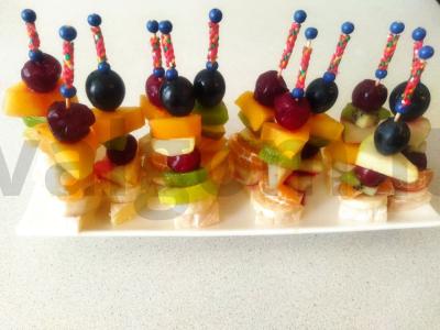 Vaisių kanapės su brie sūriu Žingsnis 3