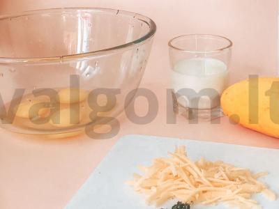 Švelnus omletas su cukinijomis ir sūriu lėtoje viryklėje Žingsnis 1