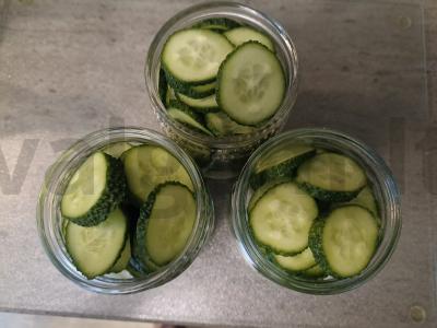 Agurkų salotos Žingsnis 2