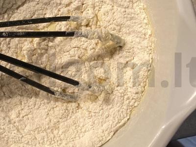 Ploni blynai iš rūgštaus pieno Žingsnis 2