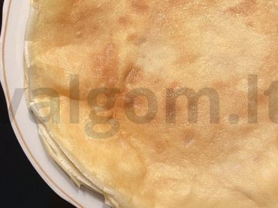 Ploni blynai iš rūgštaus pieno pagrindine nuotrauka