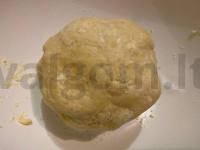 Minkštas smėlinis pyragas su avietėmis grietinės užpilu Žingsnis 1