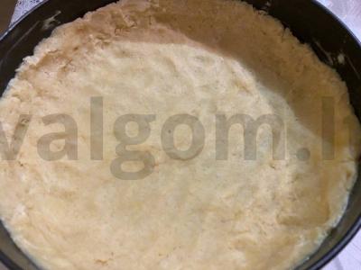 Minkštas smėlinis pyragas su avietėmis grietinės užpilu Žingsnis 2