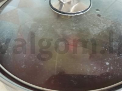 Kompotas iš uogienės ir juodųjų serbentų lapų Žingsnis 3