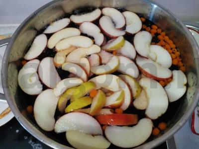 Vaisių-uogų kompotas Žingsnis 2