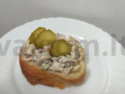 Sumuštinių užtepas „Žuvis su marinuotais agurkėliais“ pagrindine nuotrauka