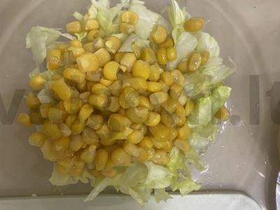 Lengvas salotas su tunu ir agurkais Žingsnis 2