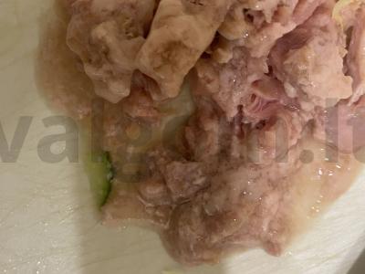 Lengvas salotas su tunu ir agurkais Žingsnis 5