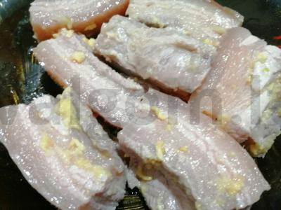 Sūdyta šoninė su druska ir česnaku Žingsnis 4