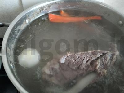 Jautienos sriuba su namine makaronais pietums Žingsnis 1