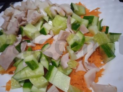 Kalmarų, morkų ir kukurūzų salotos Žingsnis 2