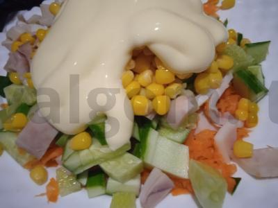 Kalmarų, morkų ir kukurūzų salotos Žingsnis 4