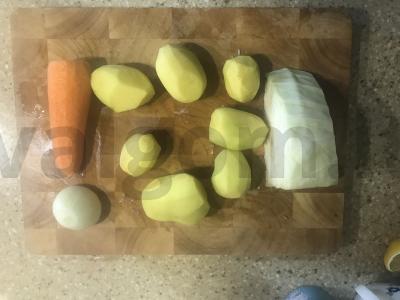 Vištienos sultinys su kopūstais ir bulvėmis Žingsnis 2