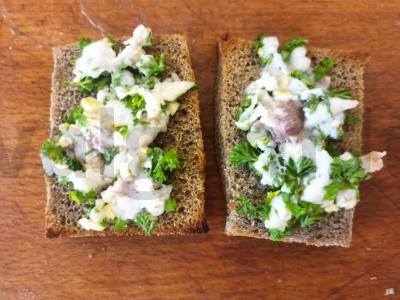 Skrebučiai su šonine, česnaku ir petražolėmis Žingsnis 4