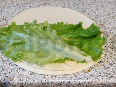 Tortilija su kalakutiena ir sūriu greitam užkandžiui Žingsnis 2