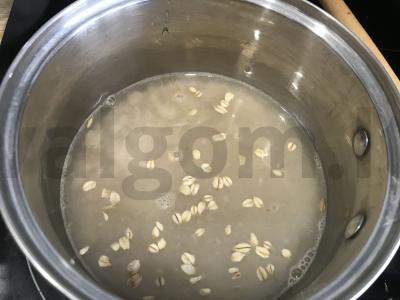 Sotūs avižų košė su tarkuotu sūriu Žingsnis 2