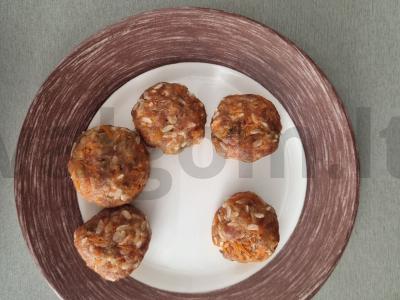 Sriuba su meatballs ir paprikomis Žingsnis 1