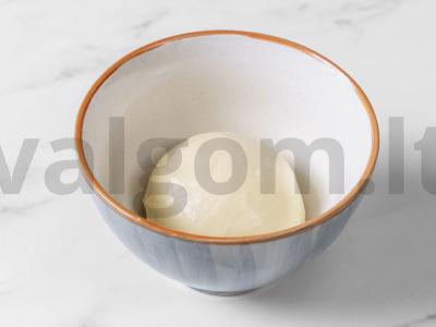 Vatrushkos su obuoliais Žingsnis 1