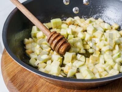 Vatrushkos su obuoliais Žingsnis 3