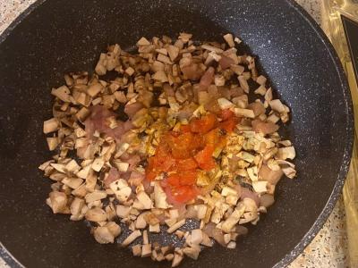 Pita su kalakutiena, grybais ir sūriu Žingsnis 4