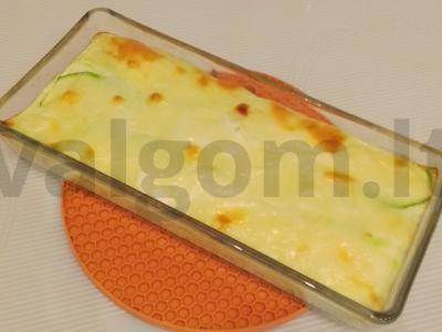 Keturių ingredientų cukinijų apkepas pagrindine nuotrauka