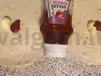 Pita su kalakutiena, grybais ir sūriu Žingsnis 10