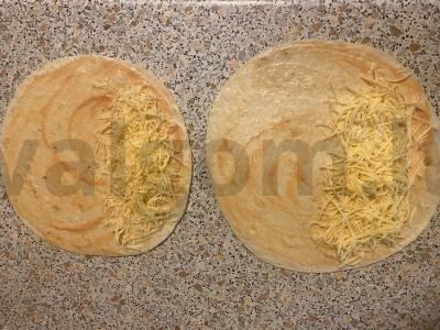 Pita su kalakutiena, grybais ir sūriu Žingsnis 11