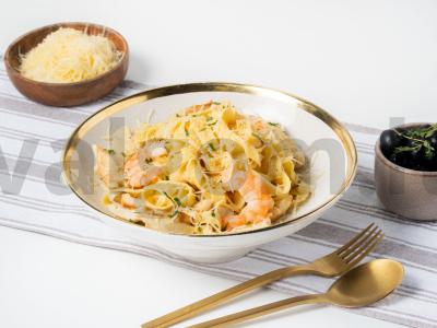 Makaronai su kalakutienos filė ir langustinomis pagrindine nuotrauka