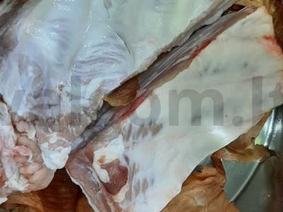 Kiaulienos krūtinėlė svogūnų lukštuose Žingsnis 2