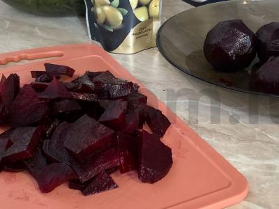 Salotos su kepta burokėliais, rukola ir alyvuogėmis Žingsnis 2