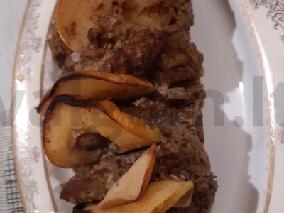 Kvapni kiauliena, kepta su slyvom rankovėje pagrindine nuotrauka