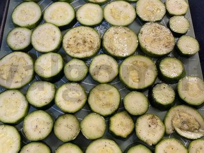 Žalias salotas su cukinijomis ir prancūziška garstyčia Žingsnis 2