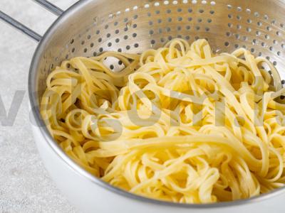 Makaronai su voveraitėmis grietinėlės padaže Žingsnis 1