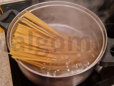 Jūros gėrybių makaronai Žingsnis 1