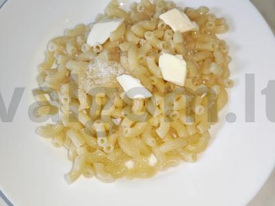 Cukriniai makaronai su sviestu ir avietėmis Žingsnis 3