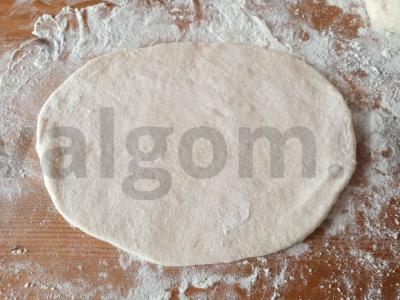 Pica „Mokyklinė“ su dešrelėmis, agurkais ir sūriu Žingsnis 1