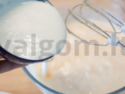 Namų šokoladinis tortas su kefyru ir kremu Žingsnis 1