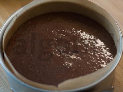 Namų šokoladinis tortas su kefyru ir kremu Žingsnis 4