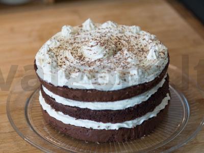 Namų šokoladinis tortas su kefyru ir kremu Žingsnis 13