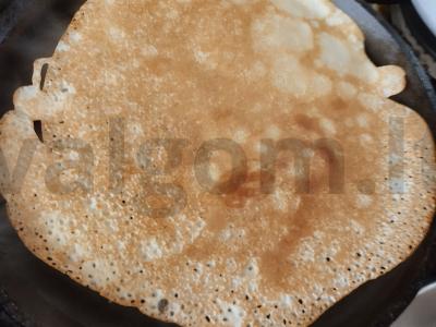 Namų blynai su pienu ir raugintu pienu Žingsnis 4