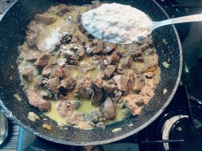 Kepenėlės grietinėlės ir svogūnų padaže „Švelni“ Žingsnis 7